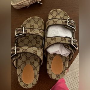 Gucci sandals in size EU43